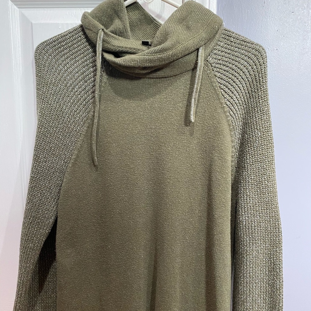 Men’s Green Medium Express long sleeve turtle neck